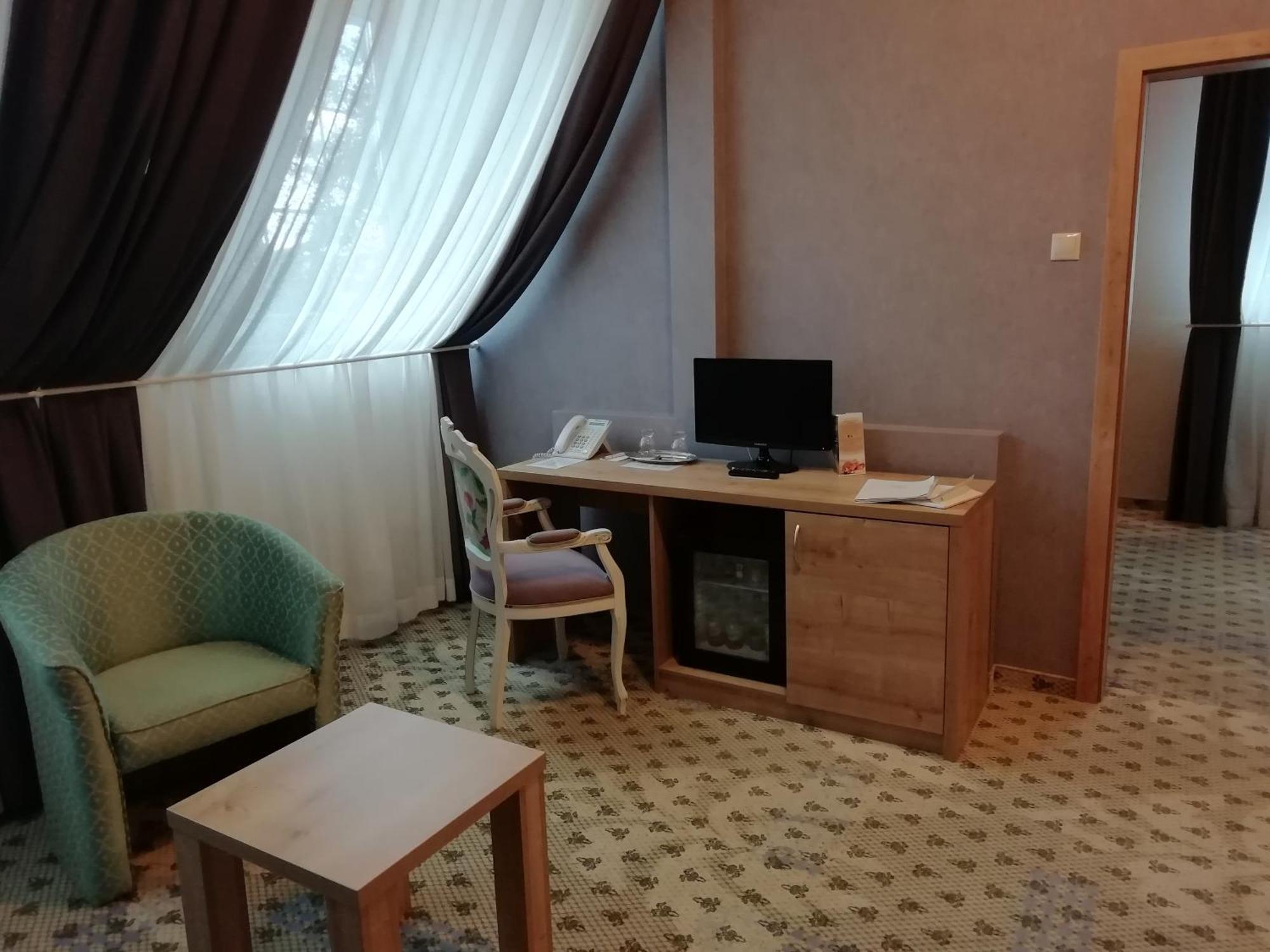 Batthyany Kuria Hotel Zalacsány Buitenkant foto