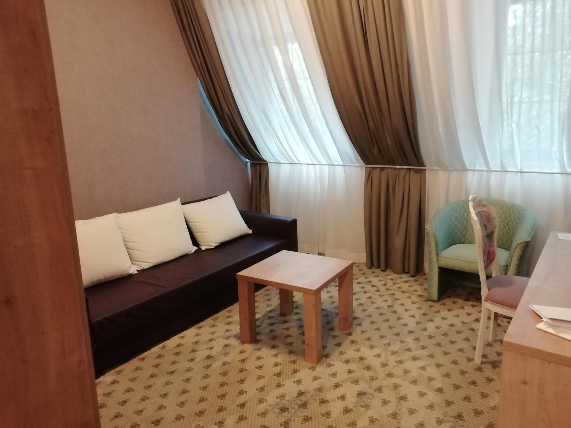 Batthyany Kuria Hotel Zalacsány Buitenkant foto