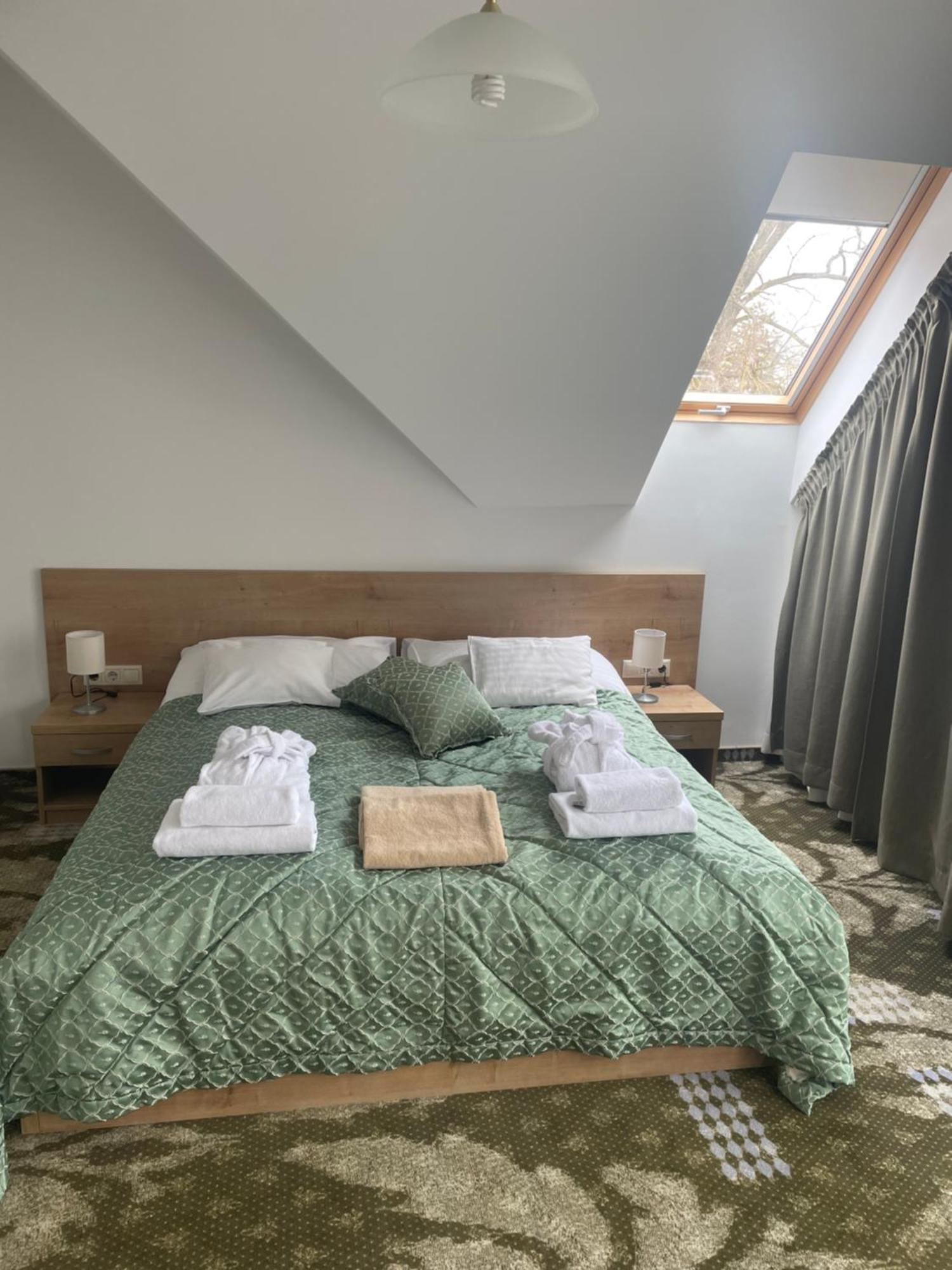 Batthyany Kuria Hotel Zalacsány Buitenkant foto