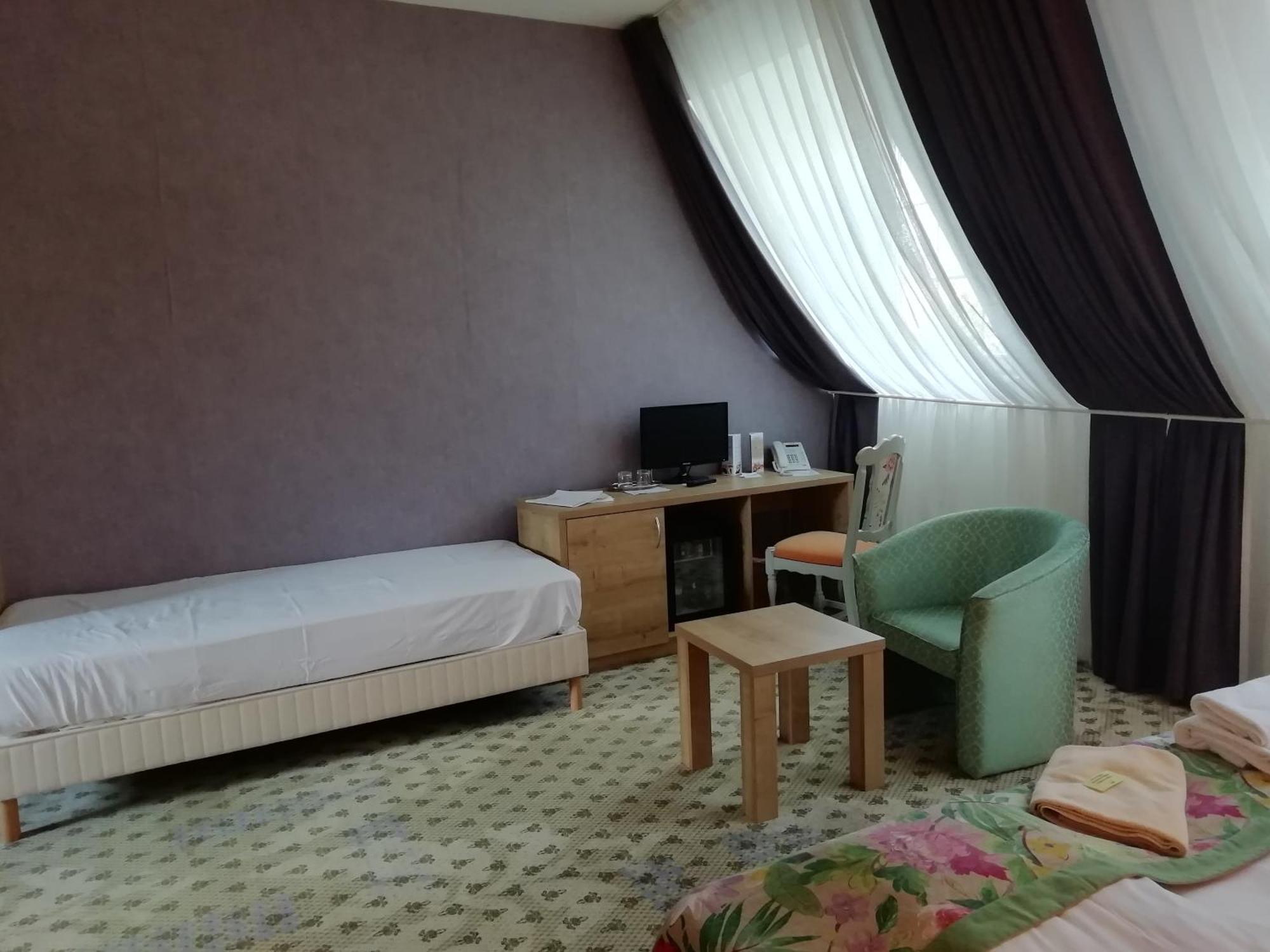 Batthyany Kuria Hotel Zalacsány Buitenkant foto