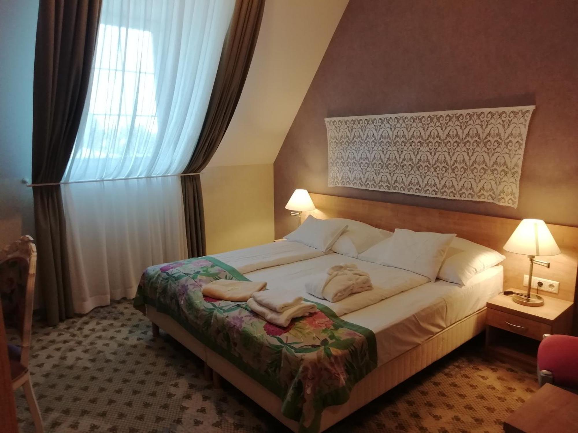 Batthyany Kuria Hotel Zalacsány Buitenkant foto