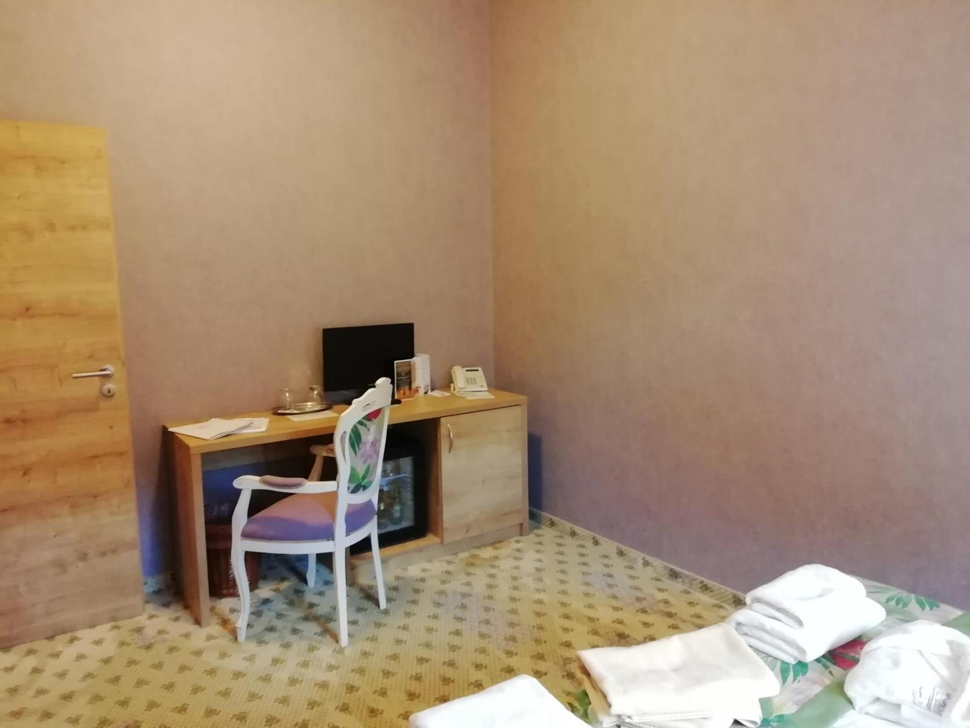 Batthyany Kuria Hotel Zalacsány Buitenkant foto